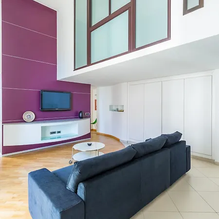 דירה Design & Duplex At National Museum נאפולי