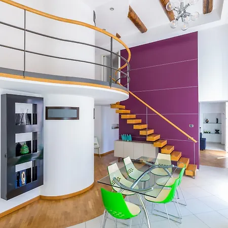 Design & Duplex At National Museum דירה *