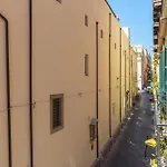 Design & Duplex At National Museum Daire Napoli