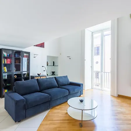 Apartment Design & Duplex At National Museum Naples