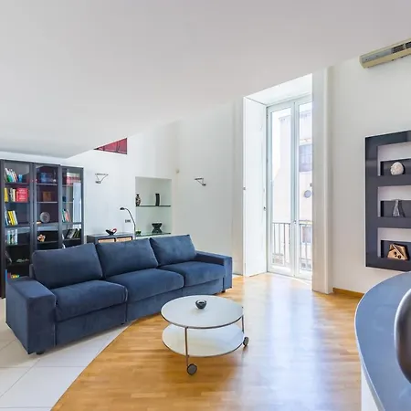 Design & Duplex At National Museum Apartment