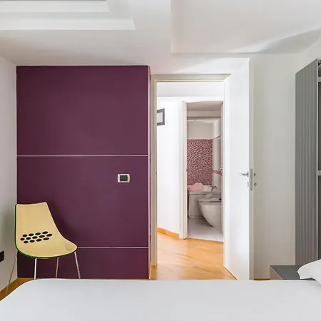Apartment Design & Duplex At National Museum Naples