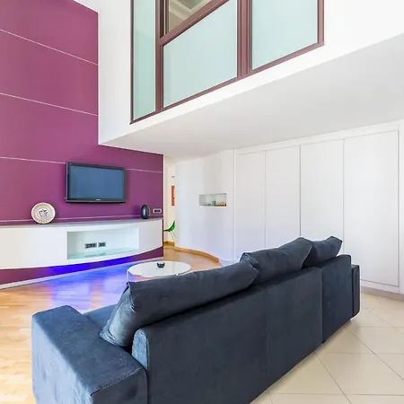 Design & Duplex At National Museum Apartment
