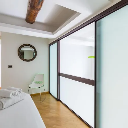 Design & Duplex At National Museum Apartment Naples