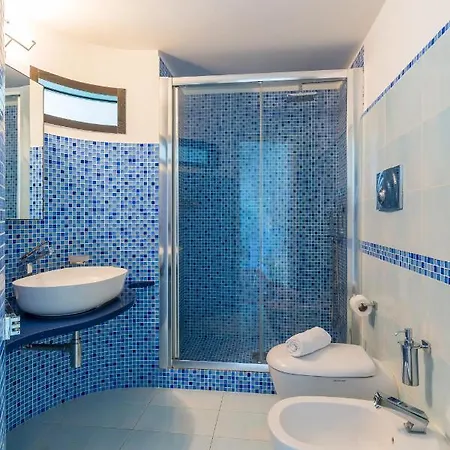 Design & Duplex At National Museum Apartment