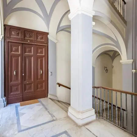 Apartment Design & Duplex At National Museum