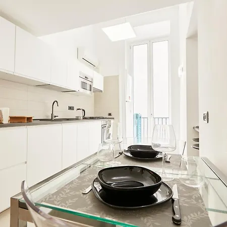 Design & Duplex At National Museum Apartment Naples