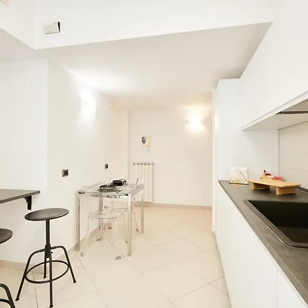 Apartment Design & Duplex At National Museum Naples
