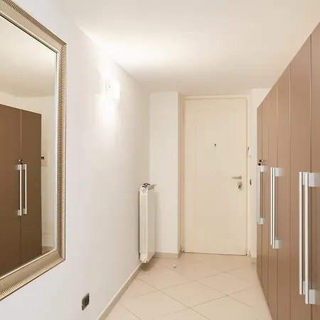 Design Duplex At National Museum Neapel