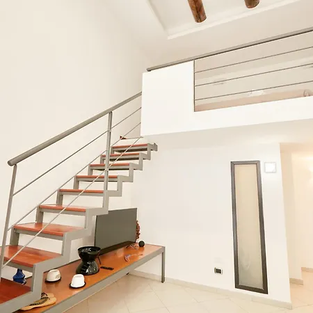 Design & Duplex At National Museum Apartment Naples