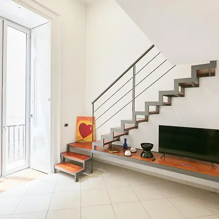 Design & Duplex At National Museum Apartment *