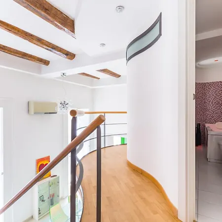 Lejlighed Design & Duplex At National Museum Napoli