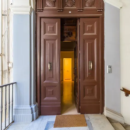 شقة Design & Duplex At National Museum نابولي