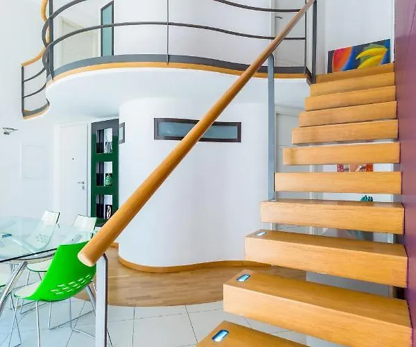 Design & Duplex At National Museum Naples