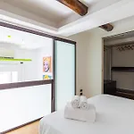 Design & Duplex At National Museum דירה