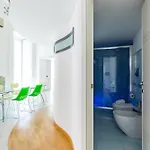 Design & Duplex At National Museum נאפולי