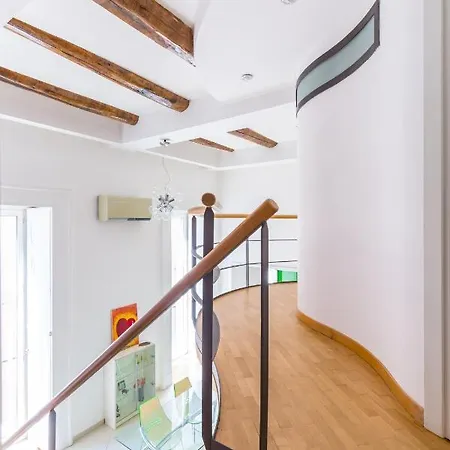 Design & Duplex At National Museum Napoli