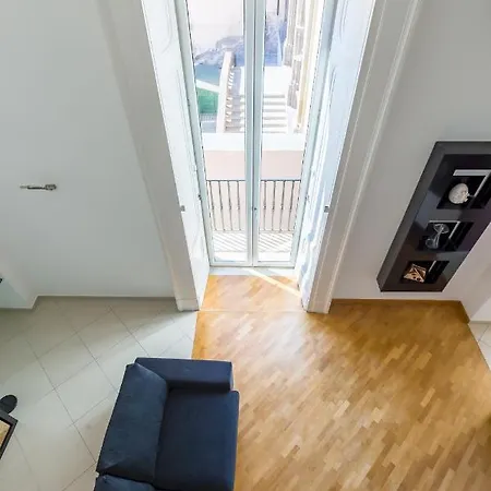 Design & Duplex At National Museum Apartment Naples