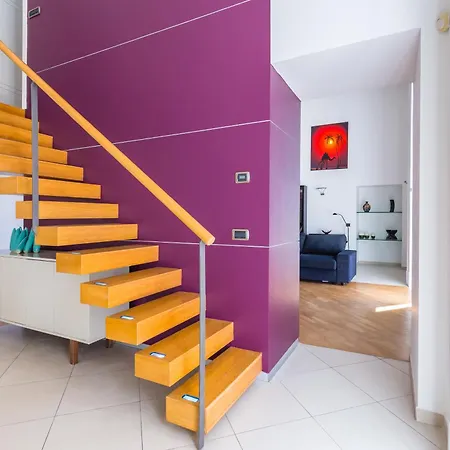 Design & Duplex At National Museum Apartment Naples