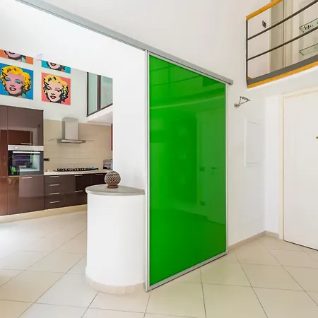 Design & Duplex At National Museum Apartment