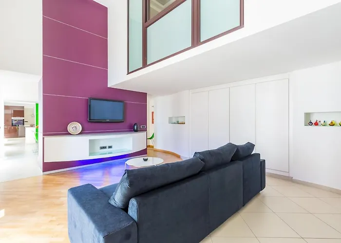 Design & Duplex At National Museum Appartement